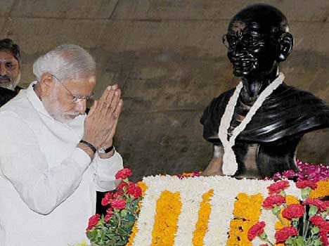 Narendra Modi is modern day's Gandhi says Uma Bharti