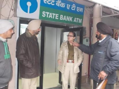 outside the sbi atm, looted 50 lacs in cash van at jalandhar