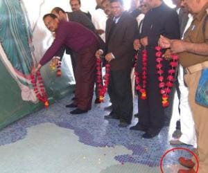 ASP enter bharat mata mandir with shoes.