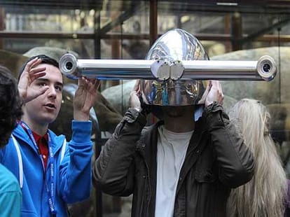 special helmets to see how world lookd to animals