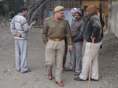 SDM warden threatened
