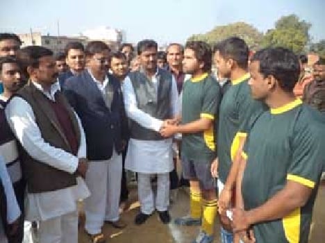 Obra football team defeated the chopan
