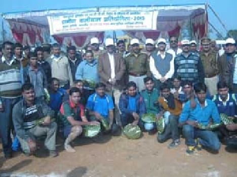 Choose the path of youth education : SP