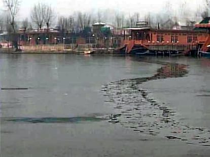 endangered of four lakes in kashmir 