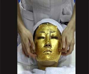 24 carat god facial worth 30 lakhs