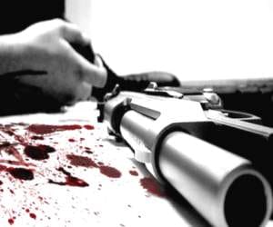 a man injured his gun