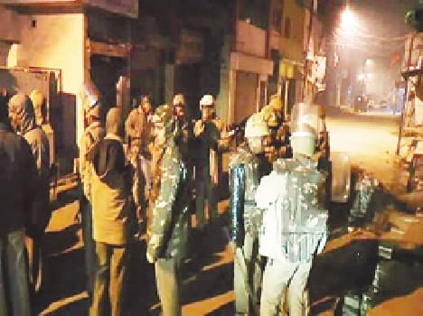 attack on police, stone throwing, firing, SO injured
