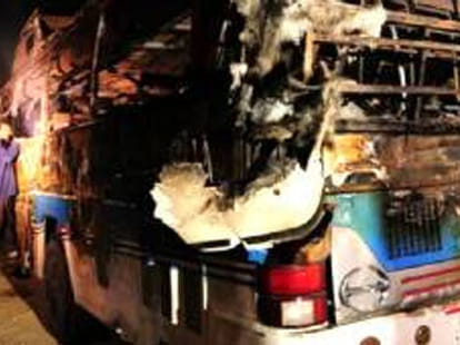 59 people dead in  karachi bus accident