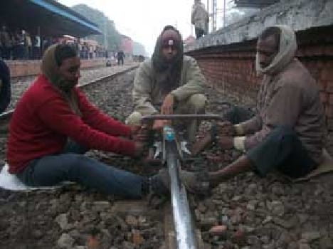 rajdhani exp. passing through Splits railway line