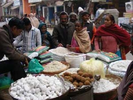 The crowds gather at shops, purchase of goods 