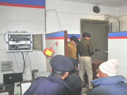 theft attempt at sbi kullu.