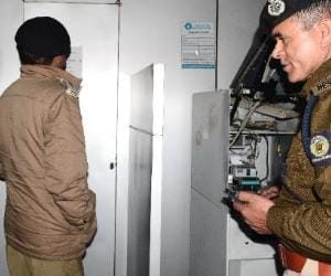 atm theft group, police caught red handed.