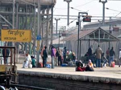  Passenger created nusence at mirzapur railway station
