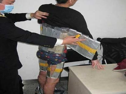 man caught hiding 94 iphones all over his body