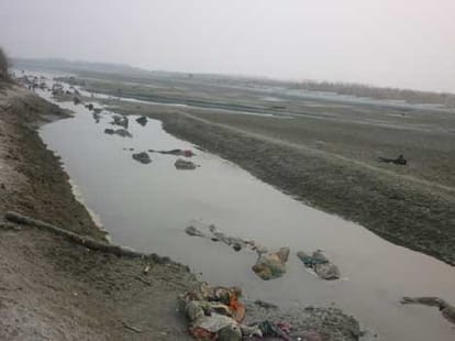 Dead bodies in ganga, dna test and havan for soul.