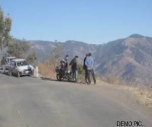 two died in road accident in solan.