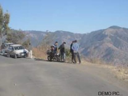 6 died in road accidents in kangra.