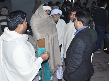 Three and a half hours on the expressway died after suffering in noida.