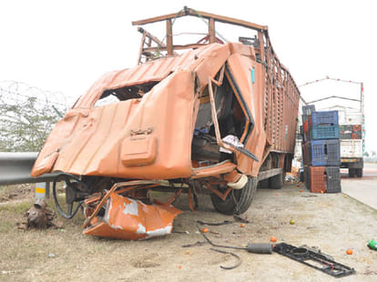 Accident: Cantor took the tractor-trolley collision, two killed