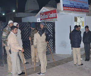 Three and a half hours on the expressway died after suffering in noida.