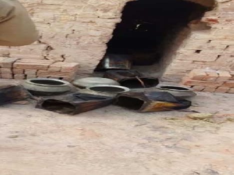 8 women arrested with alcohol