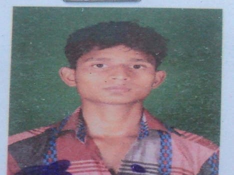 Student severed by train Hospital death