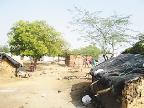 Police strictly left camp Kbutra
