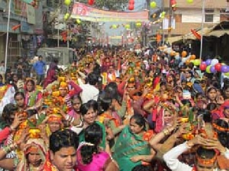 Sai sedan traveling out of fanfare