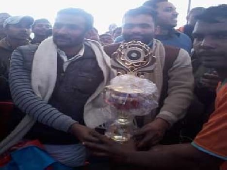 Hldharpur capture the trophy