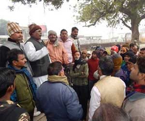 workers in hathras decided not to work in muslim basti.