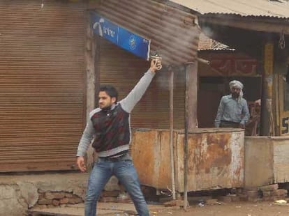 workers in hathras decided not to work in muslim basti.