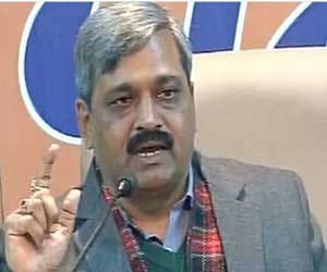 Satish unpdhyay would quit politics if kejriwal proves his allegation