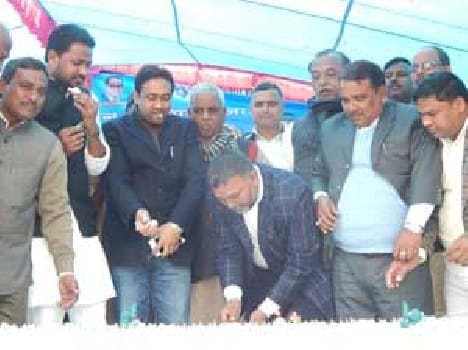 Mayawati's birthday dessert was divided