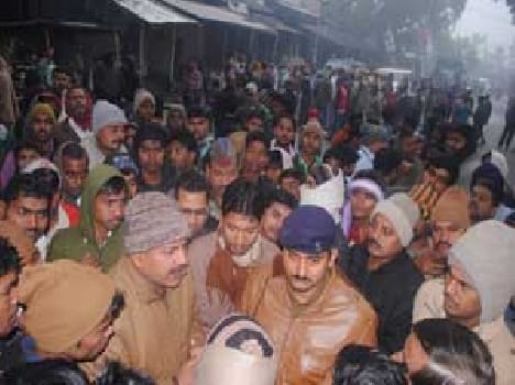 Angry people accused of stealing jam