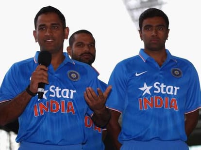 MS dhoni maintains silence on Test retirement in Melbourne