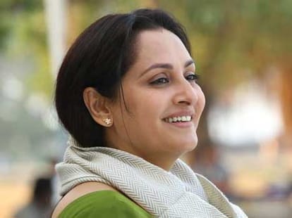 Jaya prada might contest in Delhi from BJP against Kejriwal