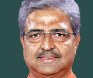 'mp accused of rioting will not intrude into the AMU '