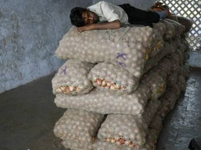 history of onion, consumption of onion in world.