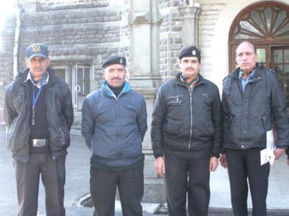 officer son attack security gaurd with darat.