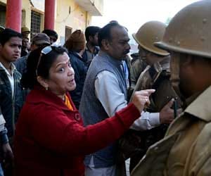 bjp leader beaten by ssp dharmveer in bareilly.