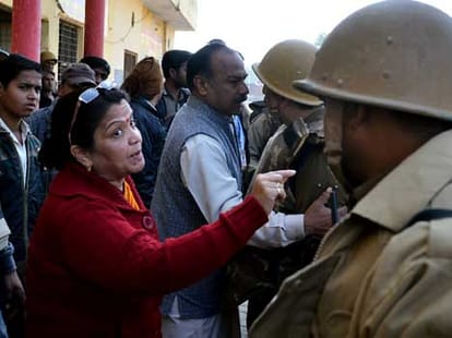 bjp leader beaten by ssp dharmveer in bareilly.