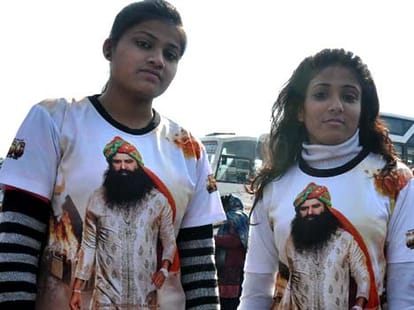 Controversy on Gurmeet Ram Rahim Massenger of God