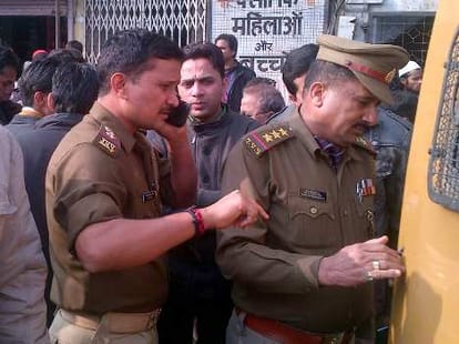 Loot in Lucknow from ATM van.