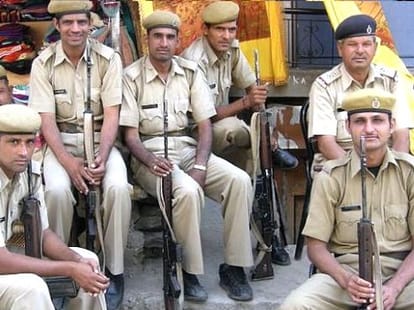 theft in jakhu baba balaknath temple, theif caught red handed.