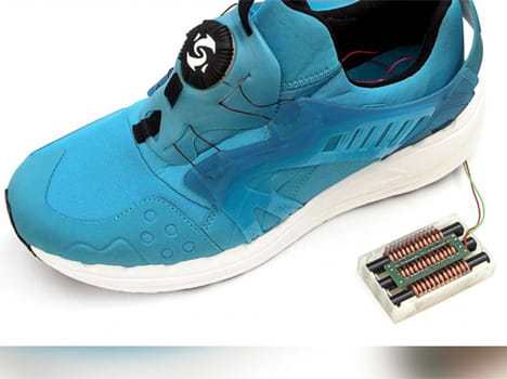 Smart shoe generate power from walking