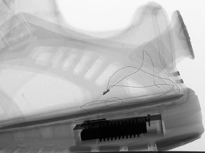 Smart shoe generate power from walking