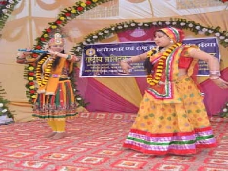 students perform Radha Krishna dramma