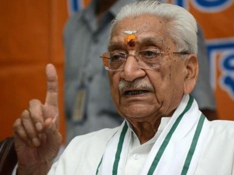 Ashok Singhal on ventilators, drove veteran Amit Shah