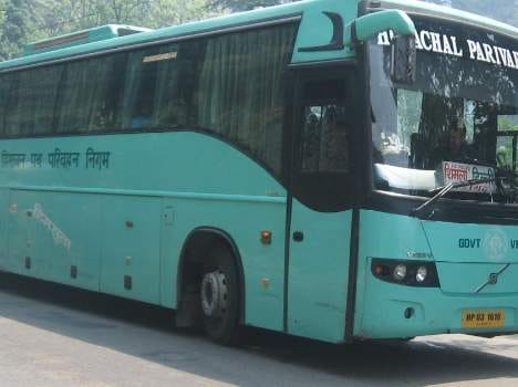 manali to leh hrtc bus service closed.