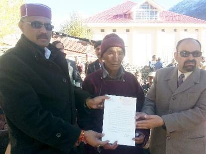 65 year old man make a road to padum shinkla darcha kelang on his own expenses.